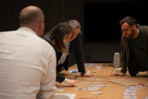 Collaborateurs de Bordeaux Métropole Énergies participant à un atelier pédagogique lors de la journée santé et sécurité au travail.